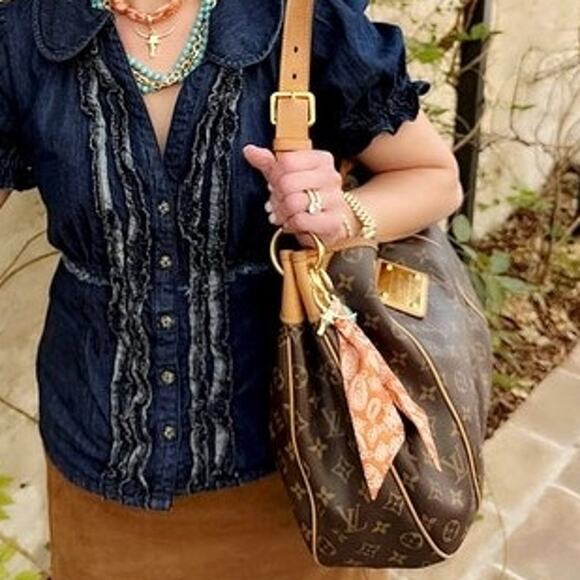 Western Cowgirl Steer Skull Bandana Bag Charm in Burnt Orange - Picture 3 of 3